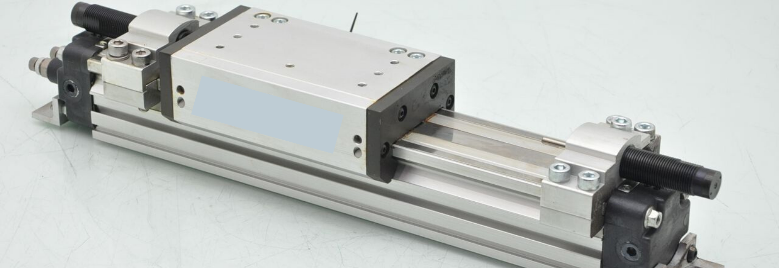 Greases and lubricating oils for pneumatic cylinders